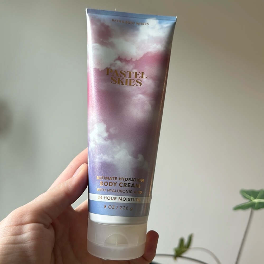 Pastel skies body cream from Bath & Body Works NWT